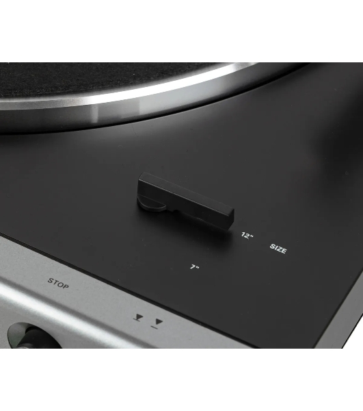 Проигрыватель винила Audio-Technica AT-LP60XUSB полностью автоматический серебристый