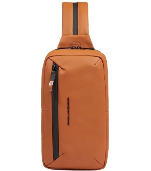 Рюкзак слинг Piquadro Corner 2.0 CA6466C2OW/CU оранжевый полиуретан