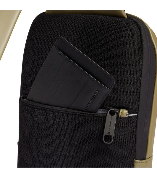 Рюкзак слинг Piquadro Corner 2.0 CA6466C2OW/VE3 хаки полиуретан