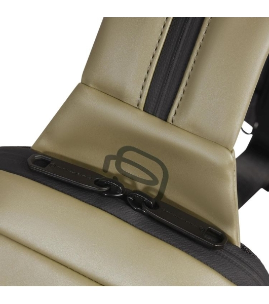 Рюкзак слинг Piquadro Corner 2.0 CA6466C2OW/VE3 хаки полиуретан