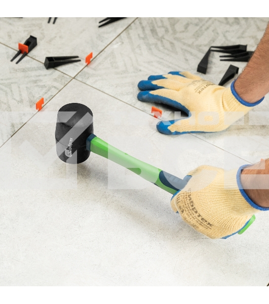 Киянка резиновая Сибртех 450 г, черная резина, фибергласовая рукоятка