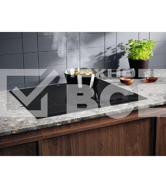 Индукционная варочная поверхность Electrolux EIS6648 независимая, черный