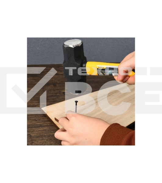 Кувалда Deli DL447003 1,36кг, рукоятка из высокопрочного стекловолокна