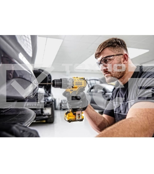 Дрель-шуруповерт DeWalt DCD706D2, Аккумуляторная, 18В, 2 АКБ, Кейс
