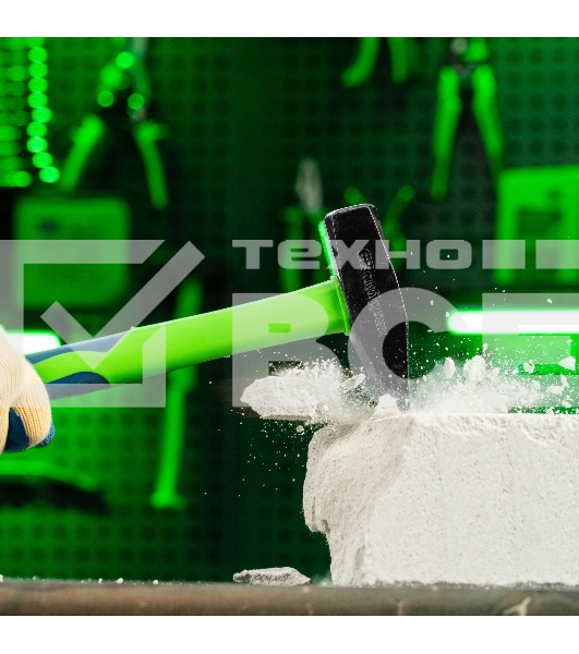 Молоток слесарный Сибртех 800 г, фибергласовая обрезиненная рукоятка