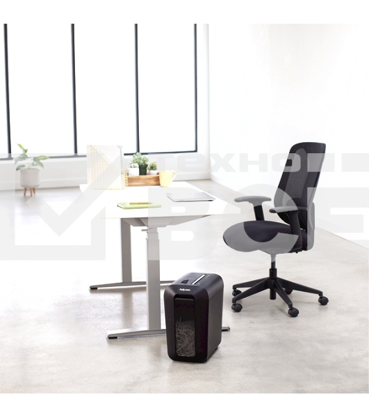 Шредер Fellowes PowerShred LX65 черный (секр.P-4)/перекрестный/10лист./22лтр./скрепки/скобы/пл.карты