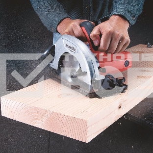 Пила дисковая Makita M5802