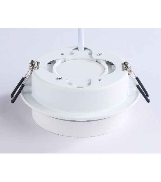 Светильник Ambrella light TN5240 WH белый GX53 D110*42