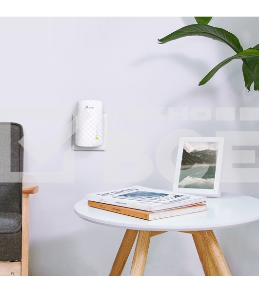 Повторитель беспроводного сигнала TP-Link SOHO RE200 10/100BASE-TX/Wi-Fi белый поставляется без кабеля RJ-45