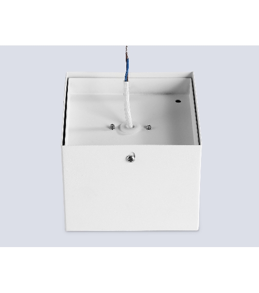 Светильник Ambrella light TN6530 WH белый IP44 GX53 100*100*80