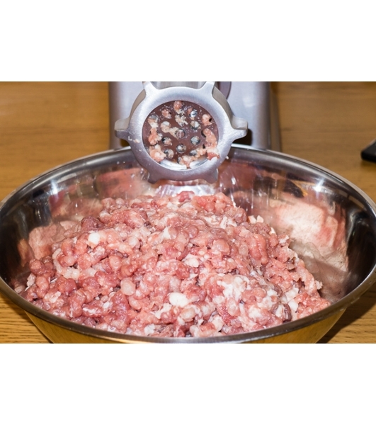 Мясорубка электрическая CASO FW 2000 серебристый, 2000 Вт, 2.5 кг/мин, реверс, защита от перегрузки, насадки - 5