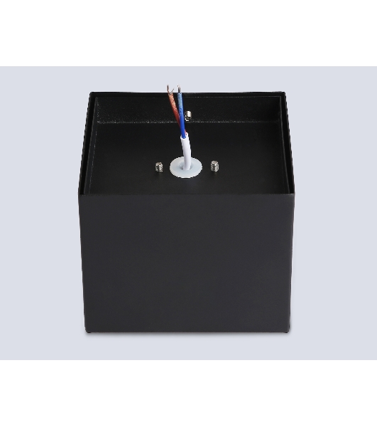 Светильник Ambrella light TN6532 BK черный IP44 GX53 100*100*80