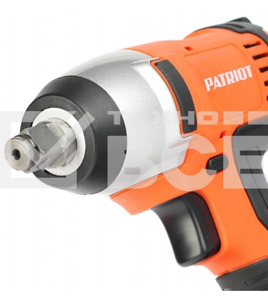Гайковерт ударный аккумуляторный PATRIOT BR 180Li-1/2 180301140 две батареи Li-ion, 18V, 1,5 Ah, 140 Нм, большой кейс, зарядка за 1 час