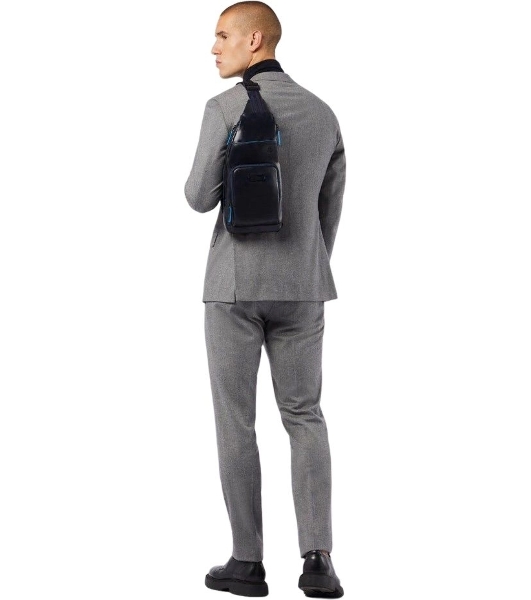 Рюкзак слинг Piquadro Blue Square Revamp CA5577B2V/BLU, кожа, синий