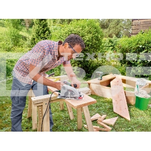 Пилы, Станки Bosch PKS 40 06033C5000 Ручная дисковая пила { 850 Вт , глубина пропила под углом 90°: 0-40 мм, глубина пропила под углом 45°: 0-26 мм. Направляющая пластина 120 х 260 мм, масса 2,