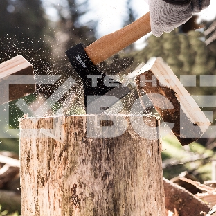 Топор SPARTA 21605  600 г в сборе кованый деревянное топорище