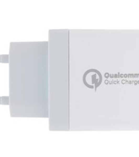 Сетевое зарядное устройство Qumo Quick Charge 3.0 3 USB (Charger 0019), 3 USB, 4.2A, 1 USB (QC 3.0, FCP, AFC) + 2 USB 2,1A, черный