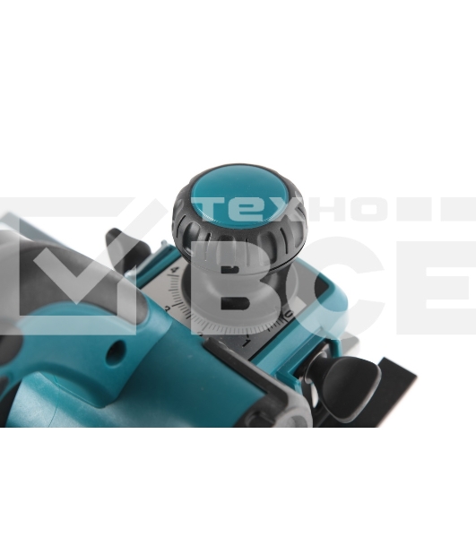 Рубанок Makita KP0810C Рубанок,{1050Вт,12000об\м,ширина-82мм,глуб-4мм,3.2кг,кор,парал упор}