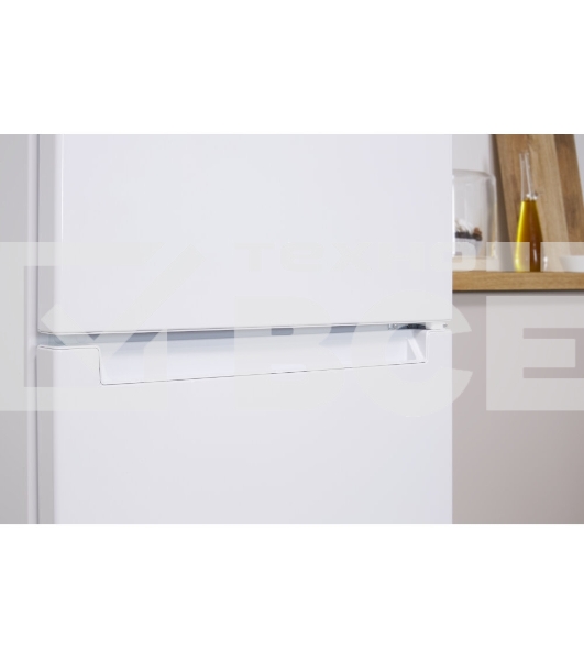 Холодильник Indesit DS 4200 W белый двухкамерный 252/87л морозилка снизу
