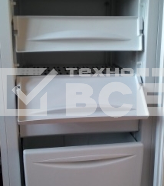 Морозильная камера Indesit SFR 100.001 белый, 118л, 4 ящика