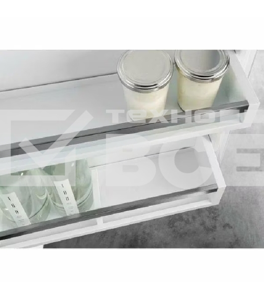 Встраиваемый холодильник Liebherr ICf 5103-22 001 белый двухкамерный 182/80л