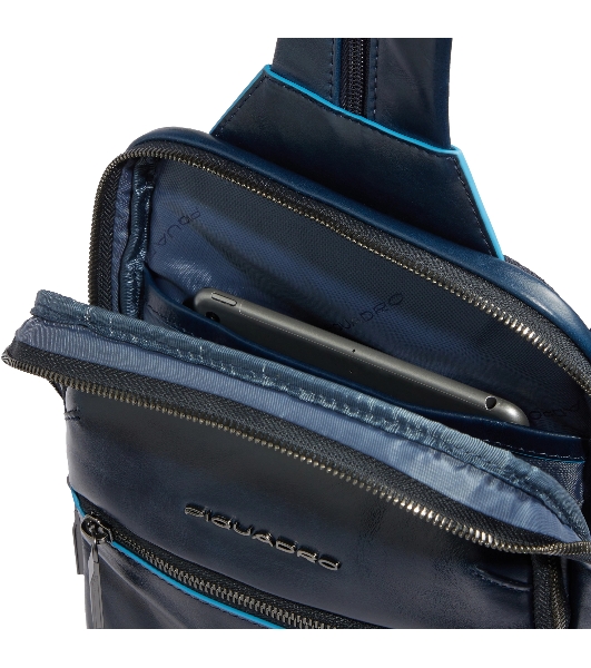 Рюкзак слинг мужской Piquadro Blue Square CA6589B2/BLU2, кожа, темно-синий