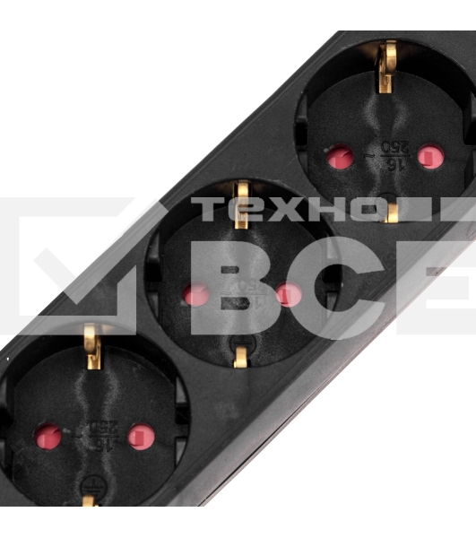 Удлинитель STANDARD 3 гнезда, 5м, 3х1,0мм², с/з, с выключателем, черный REXANT