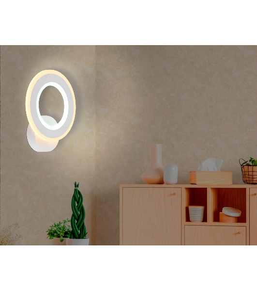 Настенный светодиодный светильник FA8812 WH белый 11W 190*220*50