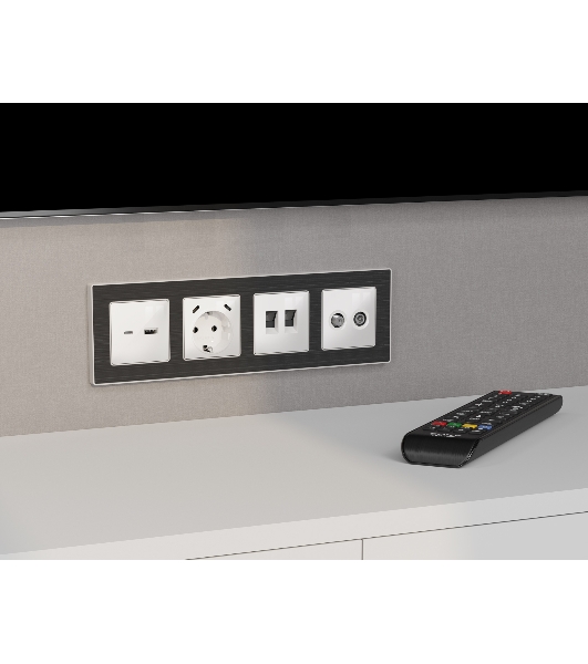 Комплект механизма компьютерной двойной розетки RJ-45 с автоматической защитной шторкой ALFA Белый глянец QUANT (AP1121, VM189) MA112110