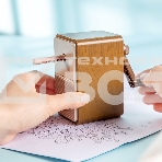 Точилка для карандашей механическая Deli 71160Brown 1 отверстие пластик коричневый, фото 1