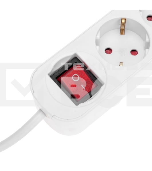 Удлинитель STANDARD 3 гнезда, 1,5м, 3х1,0мм², с/з, с выключателем, белый REXANT