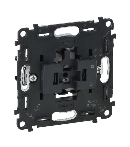 Выключатель 10АХ 250В Valena IN'MATIC Безвинтовые зажимы