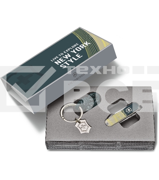 Нож перочинный Victorinox Classic SD New York Style (0.6223.E223) 58мм 7 функций зеленый подар.коробка