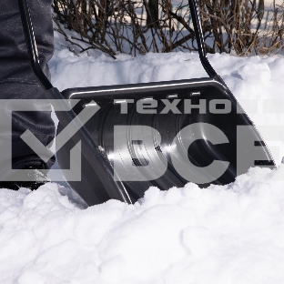Движок для уборки снега пластиковый, 690х470х1420 мм, стальная рукоятка, Россия// Сибртех