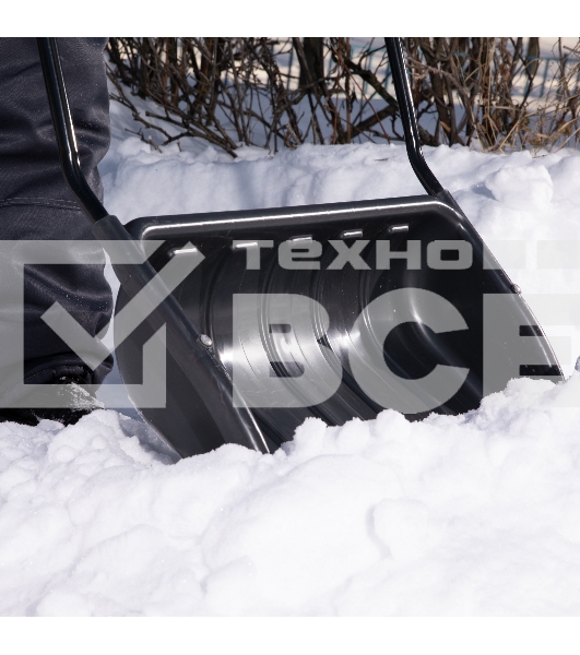 Движок для уборки снега пластиковый, 690х470х1420 мм, стальная рукоятка, Россия Сибртех