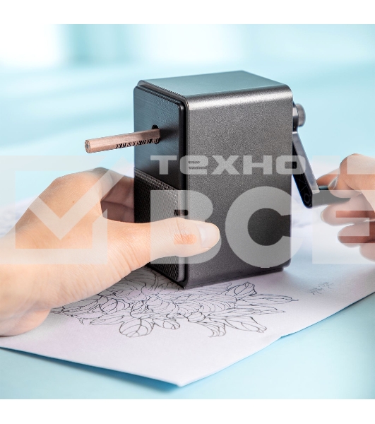 Точилка для карандашей механическая Deli 71160Black 1 отверстие пластик черный