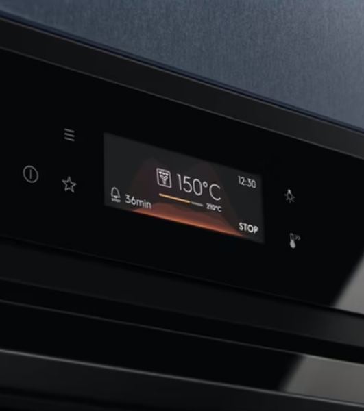 Духовой шкаф электрический Electrolux EOB8S39H черный