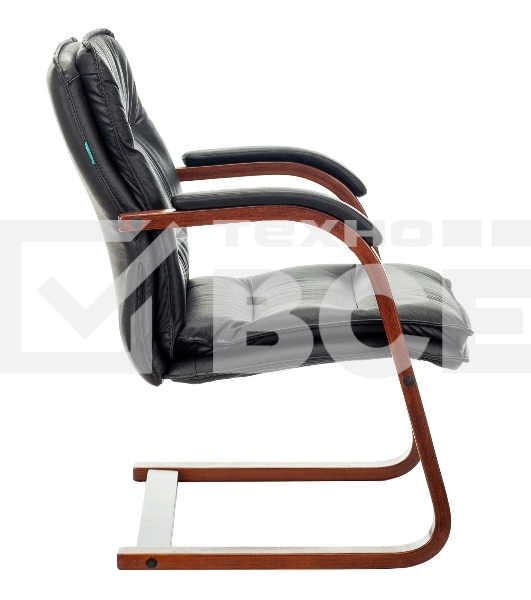 Кресло офисное Бюрократ T-9927WALNUT-AV черный, кожа, полозья дерево