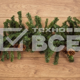 Еловый шлейф 2,7 м  с шишками, объем 36 см