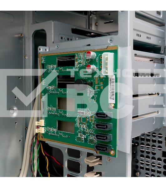 Серверный корпус 4-trays Workstation Chassis 2 x 5.25' drive bays 4 x 3.5' swappable HDD trays; 4-port 6 Gbps SAS/SATA to SATA HDD; no PSU onboard (AC-PS7500 optional)