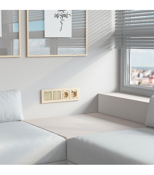 Рамка на 4 поста  AluMax (шампань) W0043511
