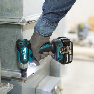 Гайковерт акк MAKITA DTW180Z  18В, Li-ion, 0-3600у\м, 180Нм, квадрат 3\8', 1.2кг, подсв, М8-М16