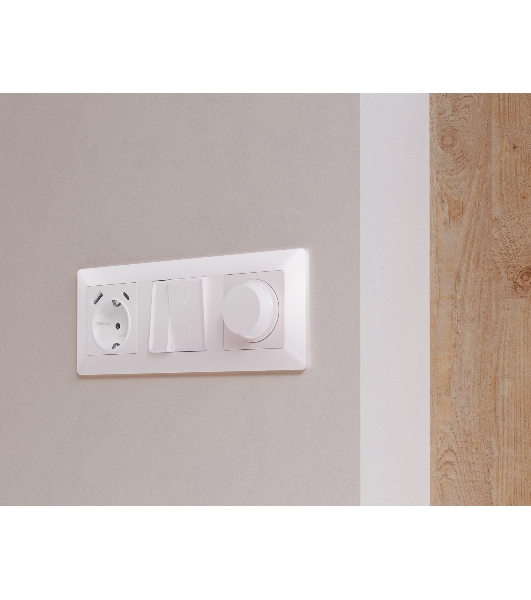 Лицевая панель ALFA (Жемчуг) для электрической розетки с/з со шторками 2USB A+C QUANT AP2100