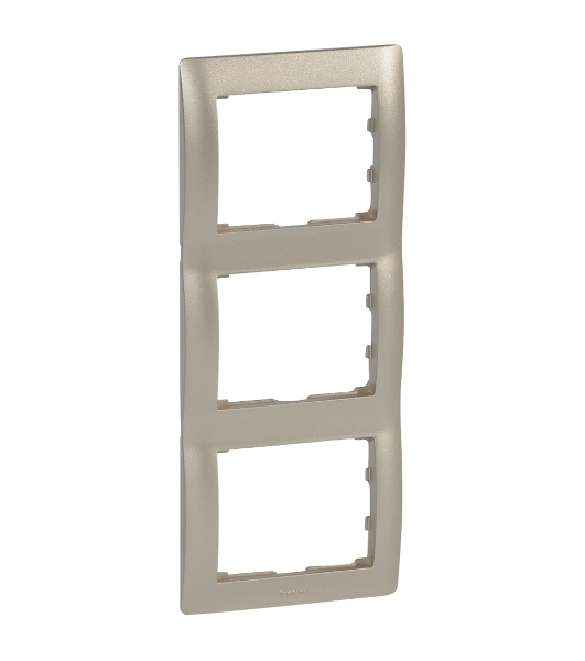 G.Life Рамка 3 поста, titanium, верт. G.Life Рамка 3 поста, titanium, верт.