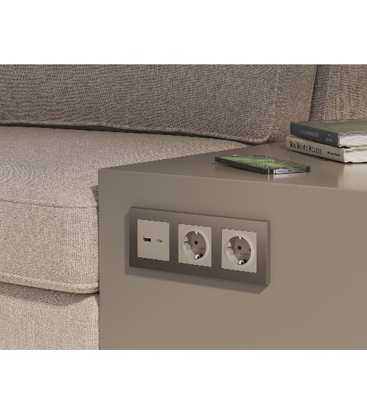 Комплект механизма розетки ALFA Серо-бежевый матовый 2USB A+C 20W (быстрая зарядка) QUANT (AP3710, VM177) MA371010