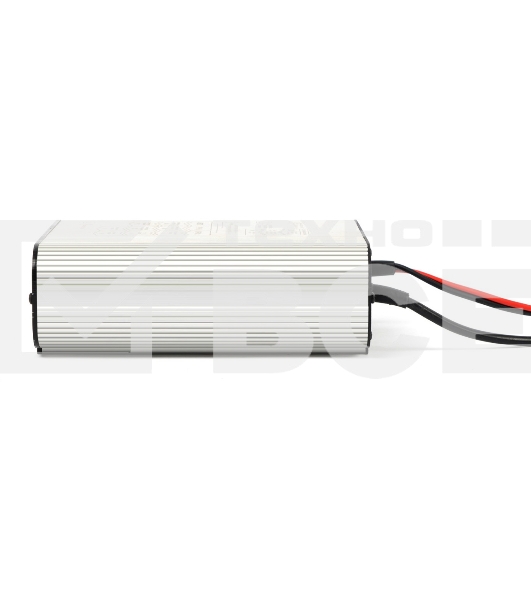 Компактное автоматическое зарядное устройство для аккумуляторов (АКБ)