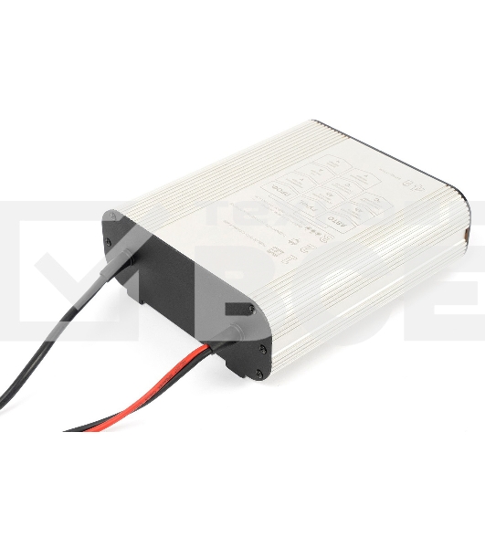 Компактное автоматическое зарядное устройство для аккумуляторов (АКБ)