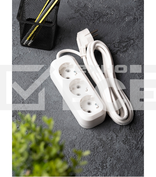 Удлинитель EKF UBA16-310-3-05 'Эксперт' 3 гнезда 5 метров 16А/3,5 кВт с заземлением ПВС 3х1 EKF PROxima