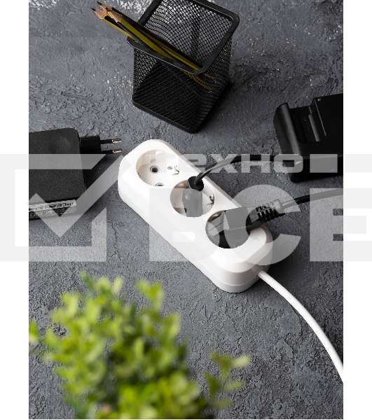 Удлинитель EKF UBA16-310-3-05 'Эксперт' 3 гнезда 5 метров 16А/3,5 кВт с заземлением ПВС 3х1 EKF PROxima