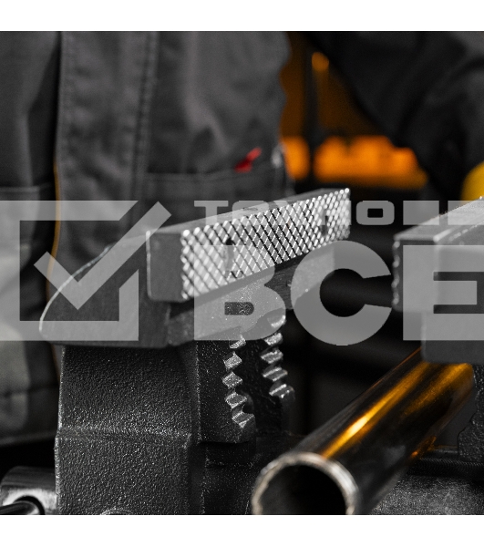Тиски слесарные Denzel BVH-200, 200 мм, поворотные, стальная направляющая, с наковальней